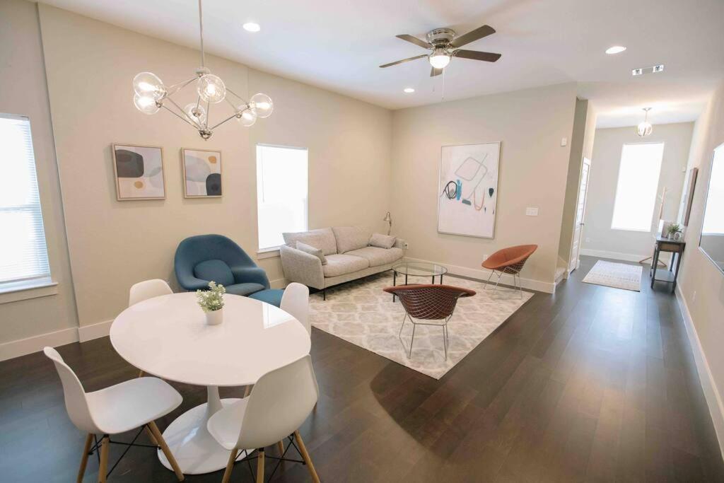 Spacious, Sleeps 6, St Phillips, King Bed San Antonio Exterior photo