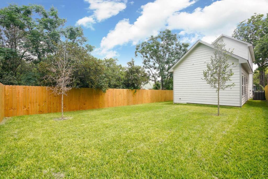Spacious, Sleeps 6, St Phillips, King Bed San Antonio Exterior photo