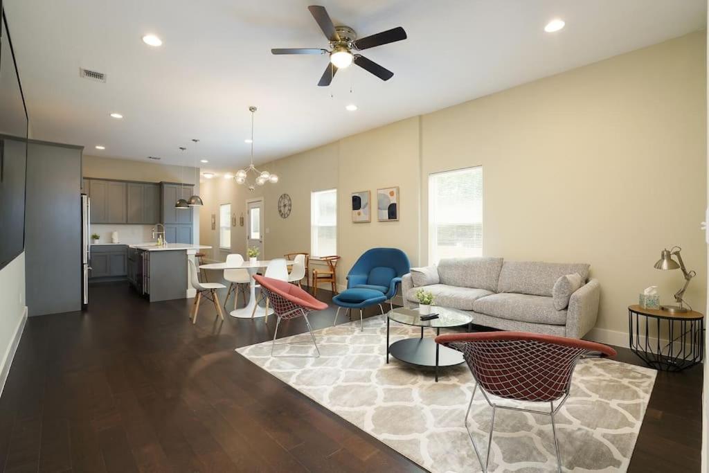 Spacious, Sleeps 6, St Phillips, King Bed San Antonio Exterior photo